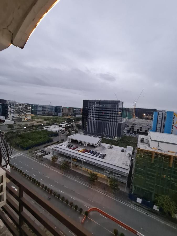 Solemare Parksuites Condominium - Condo R Us Manila Kültér fotó