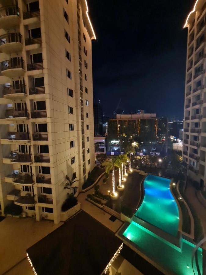 Solemare Parksuites Condominium - Condo R Us Manila Kültér fotó